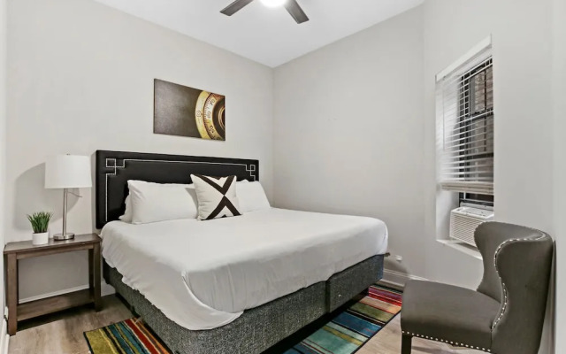 3BR Comfy Apt in Logan Square