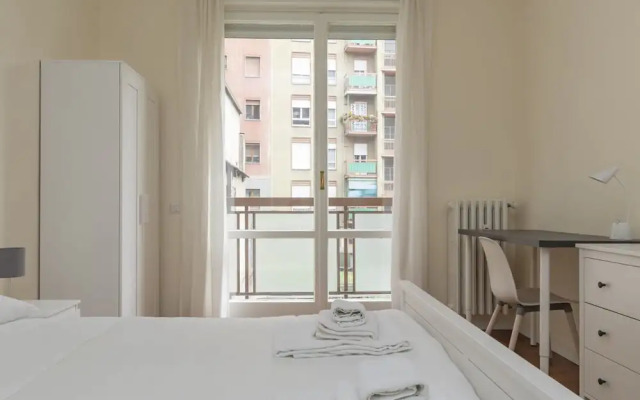 JOIVY Modern 2bed flat with balcony, 250m from M5 Foppa and M2 Sant'Agostino