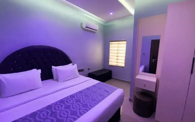 Adna Hotel
