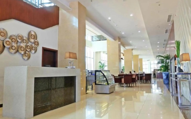 Mandarin Plaza Hotel
