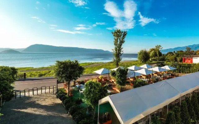 Dali Hanyue Lakeside Seaview Inn