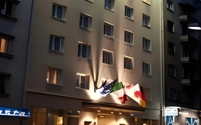 Queen's Astoria Design Hotel