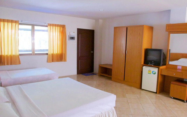 Sichang Shine Khao Resort
