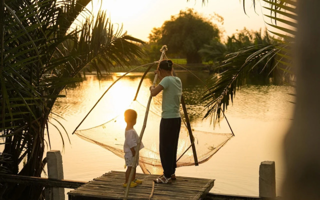 Moodhoian Riverside Resort & Spa