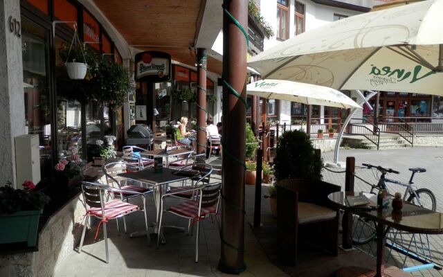 Pension Mona