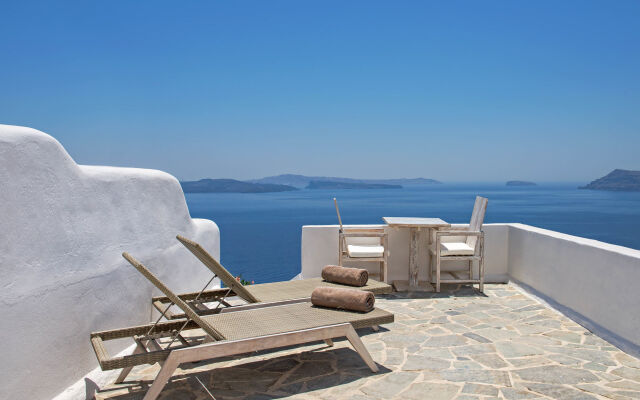 The Ivory Suite in Santorini