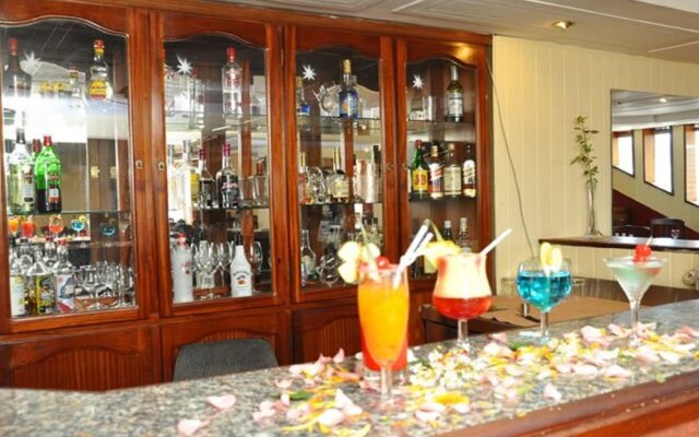 Gold Nest Business Hotel