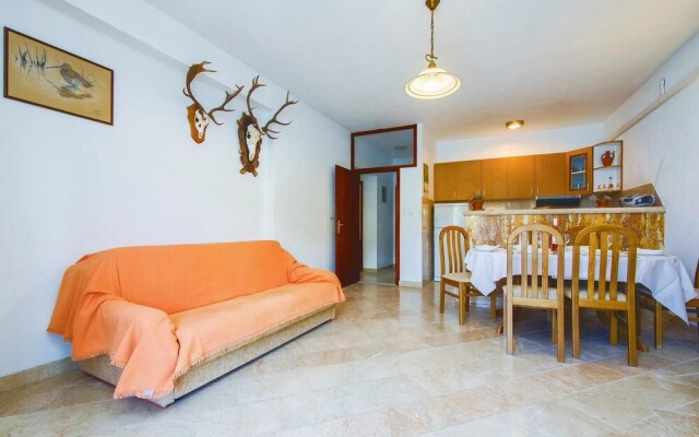 Beautiful Home in Pucisca With 3 Bedrooms and Wifi