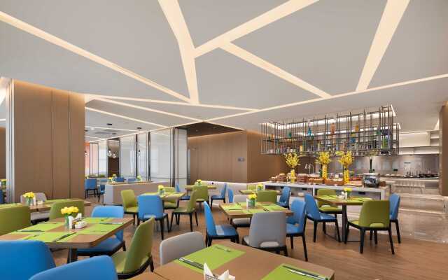 Hampton by Hilton Wuxi East Railway Station