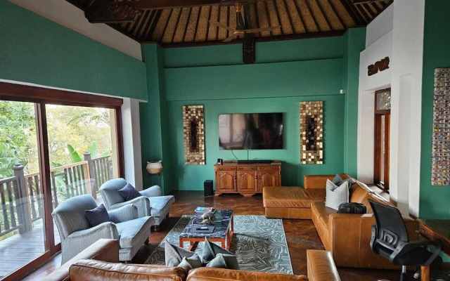 Bali at Scenic Haven Lodge