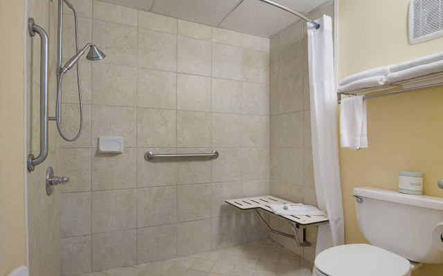 Quality Inn Calhoun North I-75