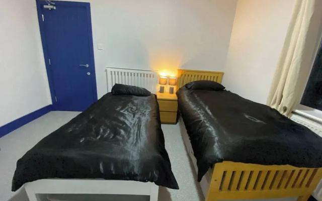 3 Room Apartment - Twins-double