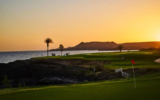 2 BDR,2 BATH Amarilla Golf Apartment