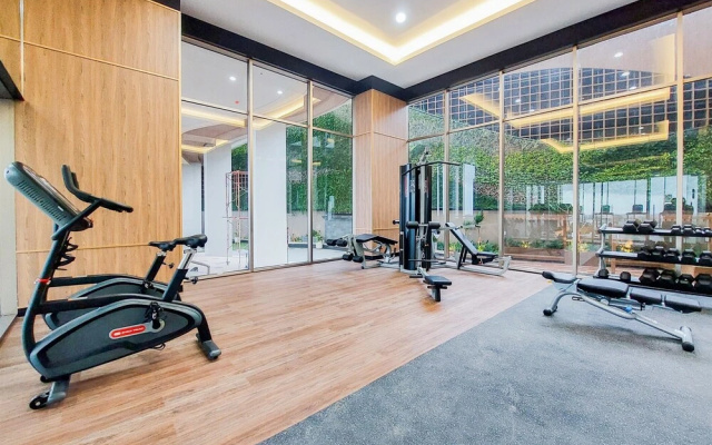 Homey And Nice Studio At Transpark Bintaro Apartment