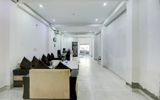Oyo 80512J Eco Park Hotel
