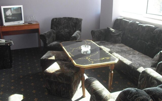 Hebros Hotel