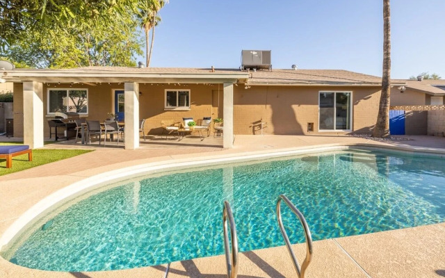 Chandler Galveston 4 Bedroom Home by RedAwning