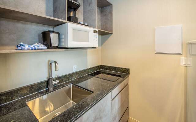 Econo Lodge Inn & Suites