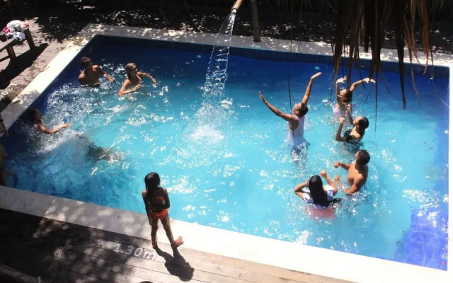 La Natura Hostel & Pool