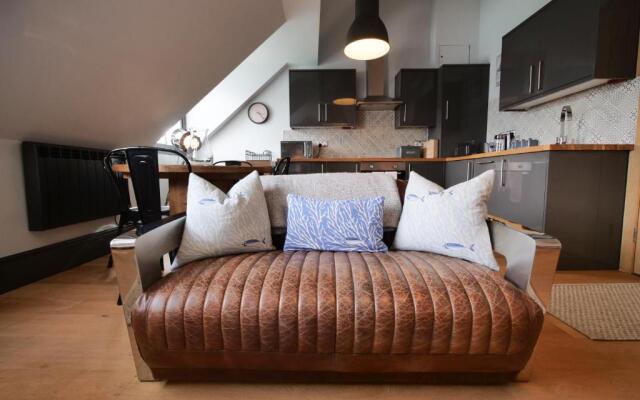 Padstow Escapes - Pajar Luxury Penthouse Apartment