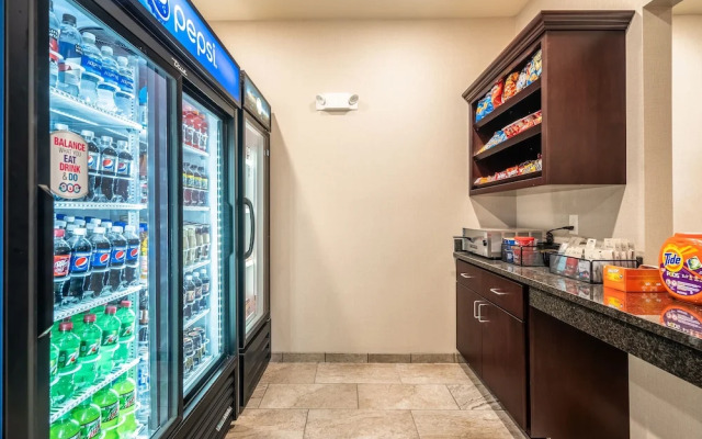 Cobblestone Inn & Suites