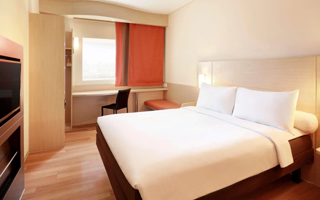 Ibis Jakarta Harmoni – Guest Rooms – Jakarta