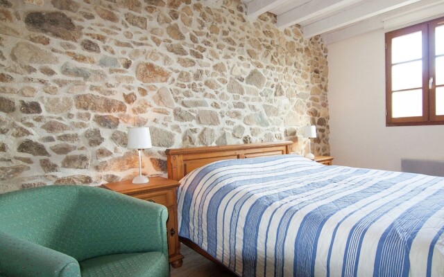 Gorgeous Holiday Home in Roussines With Terrace