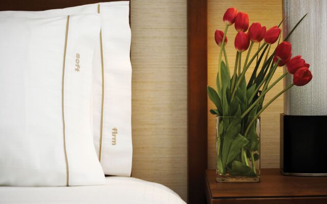 Holiday Inn Express & Suites Vaughan-Southwest by IHG