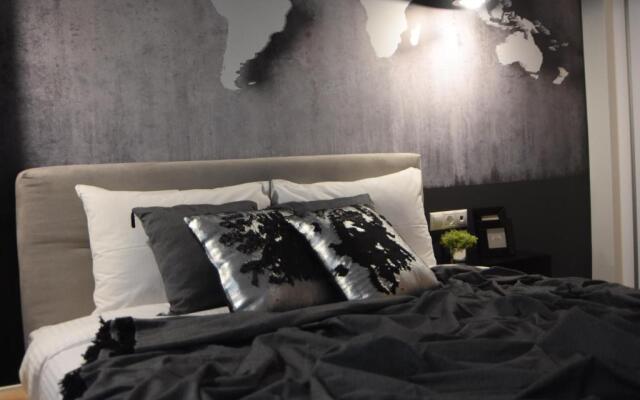 Comely n Gusto luxury Apts.(Must)