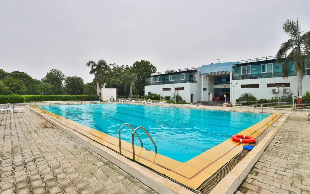 Infocity Club And Resort