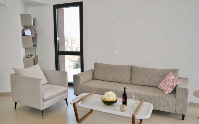 Beautiful Apt Design Pkg included TL13