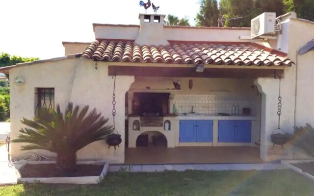 House With One Bedroom In Roquebrune Sur Argens With Shared Pool Enclosed Garden And Wifi