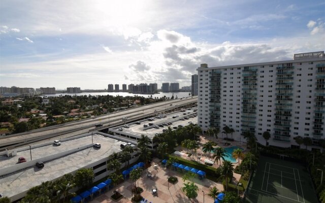 Spectacular 1 Bed 1.5 Baths In Ocean Reserve! Unit 1210