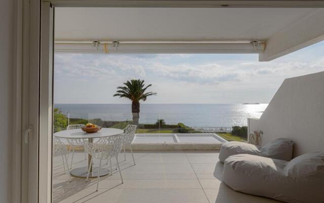 Luxurious Beachfront Villa Maira