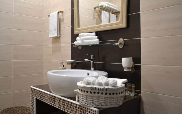 Townhouse Park & House