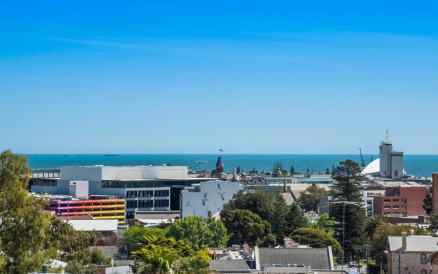 The Allegra - 180 degree ocean and city views