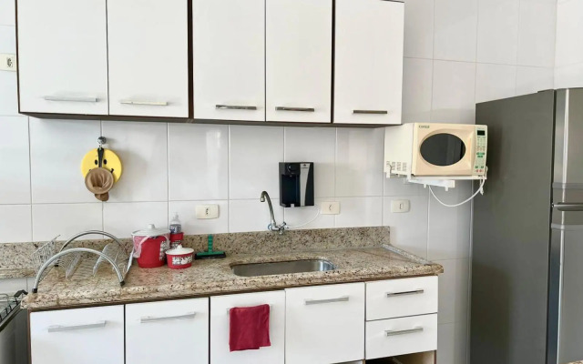 Apart Ubatuba c/ ar, churrasqueira, piscina