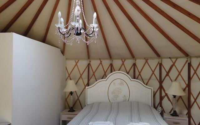 Yol Glamping Hotel Retreat Center