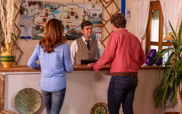Hotel Caserio de Iznajar