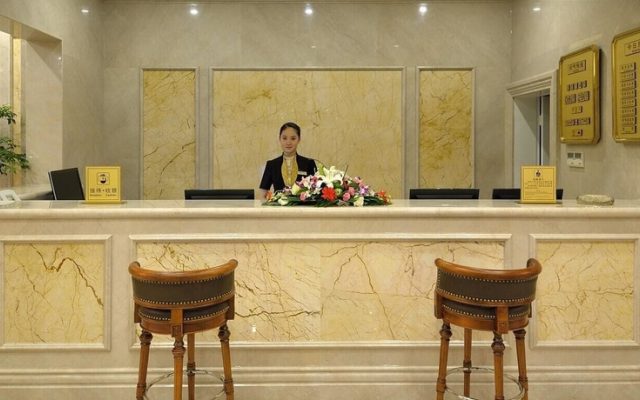 Taiyi Hotel (Chengdu Shuhan Road East Metro Station)