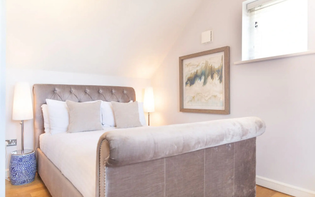 Lux Living Apartments - Marino Place