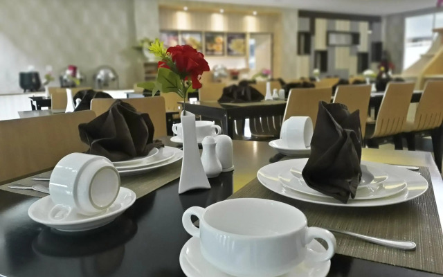 Grand Parama Hotel