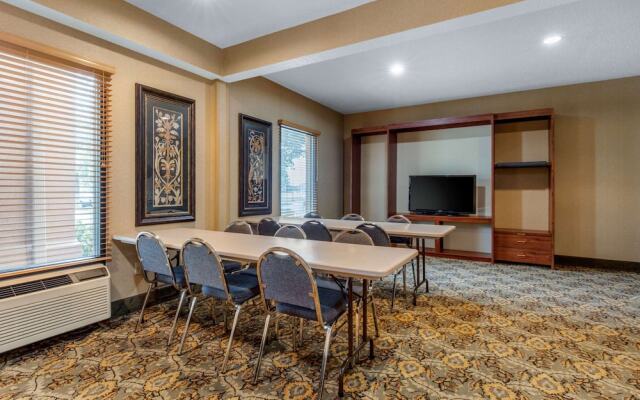 Comfort Inn & Suites