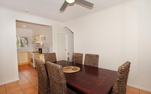 Mayfield 23 Holiday House
