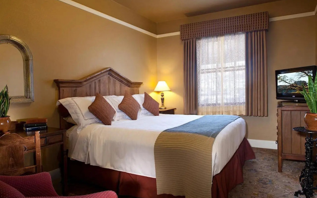 Hassayampa Inn