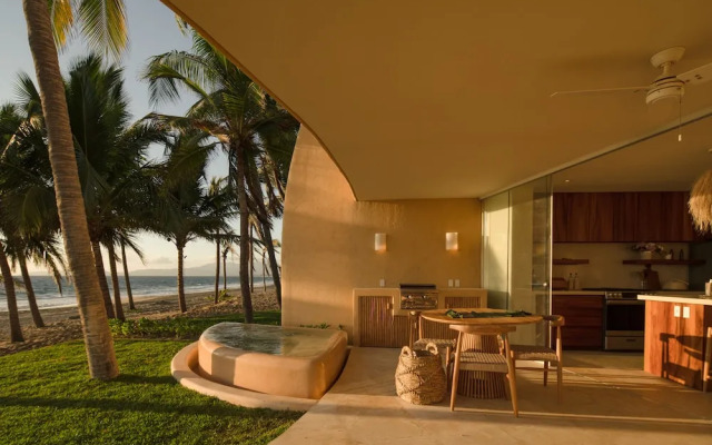 Mar de Coco Beach Front Villas