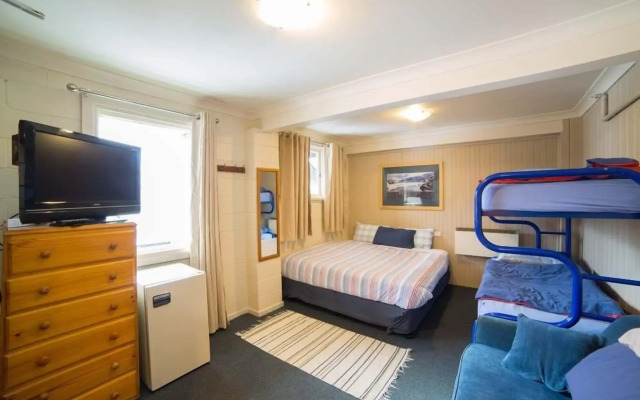 Aneeki Ski Lodge