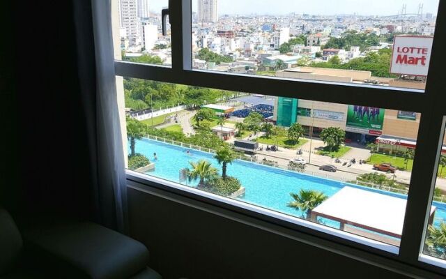 Sunrise City 2BR with Infinity SW Pool