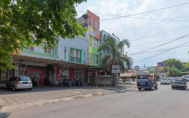 RedDoorz @ Ciliwung Street