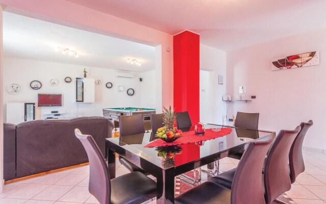 Awesome Home in Sumber With Sauna, Wifi and 7 Bedrooms